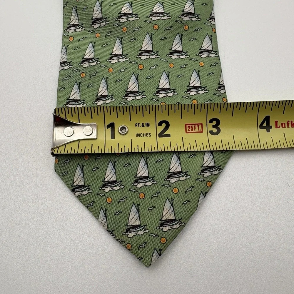Vineyard Vines Mens Silk Tie Green Sailboat‎ Nautical Preppy Sailing USA 3.75